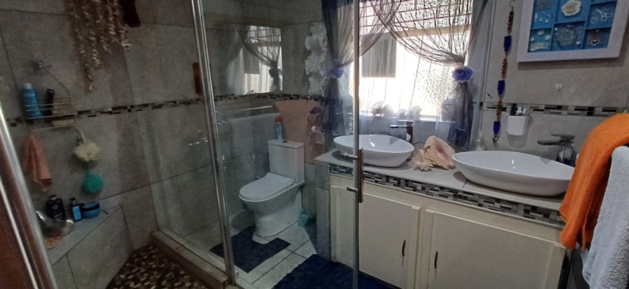 3 Bedroom Property for Sale in Flamwood North West
